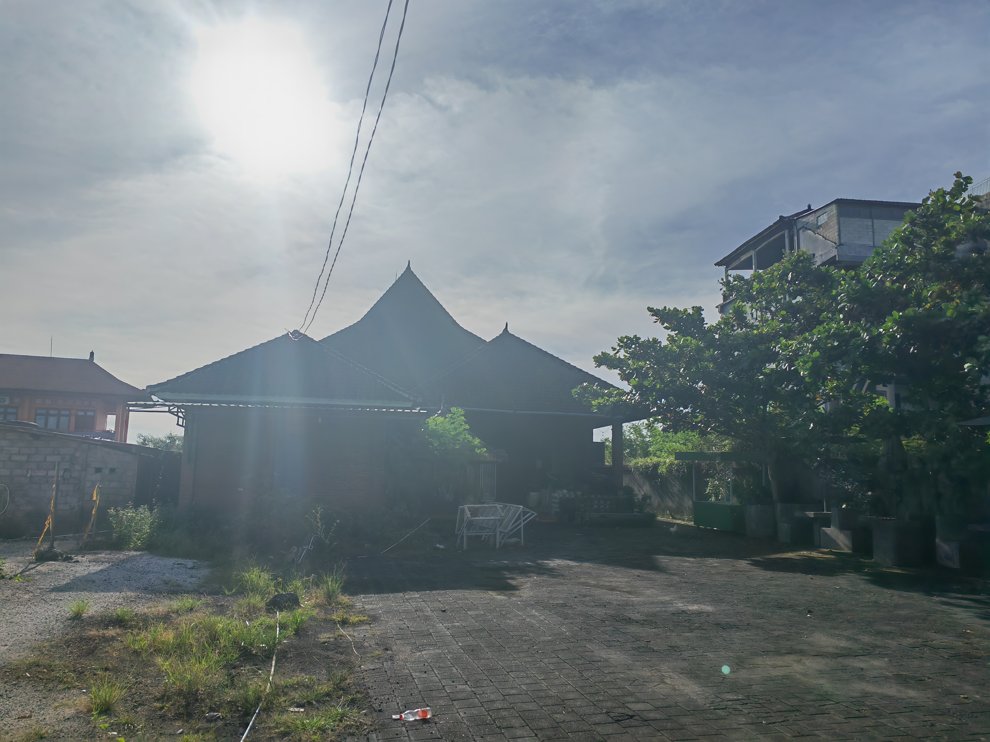 岛上基本都是一到两层建筑为主